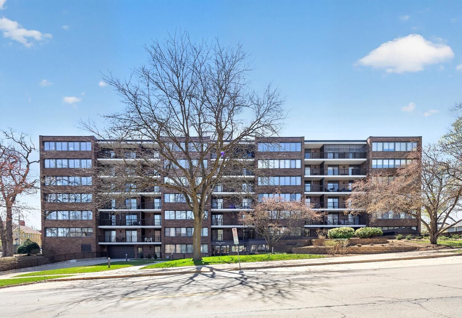 Property Photo:  600 4th Street SW 408  MN 55902 