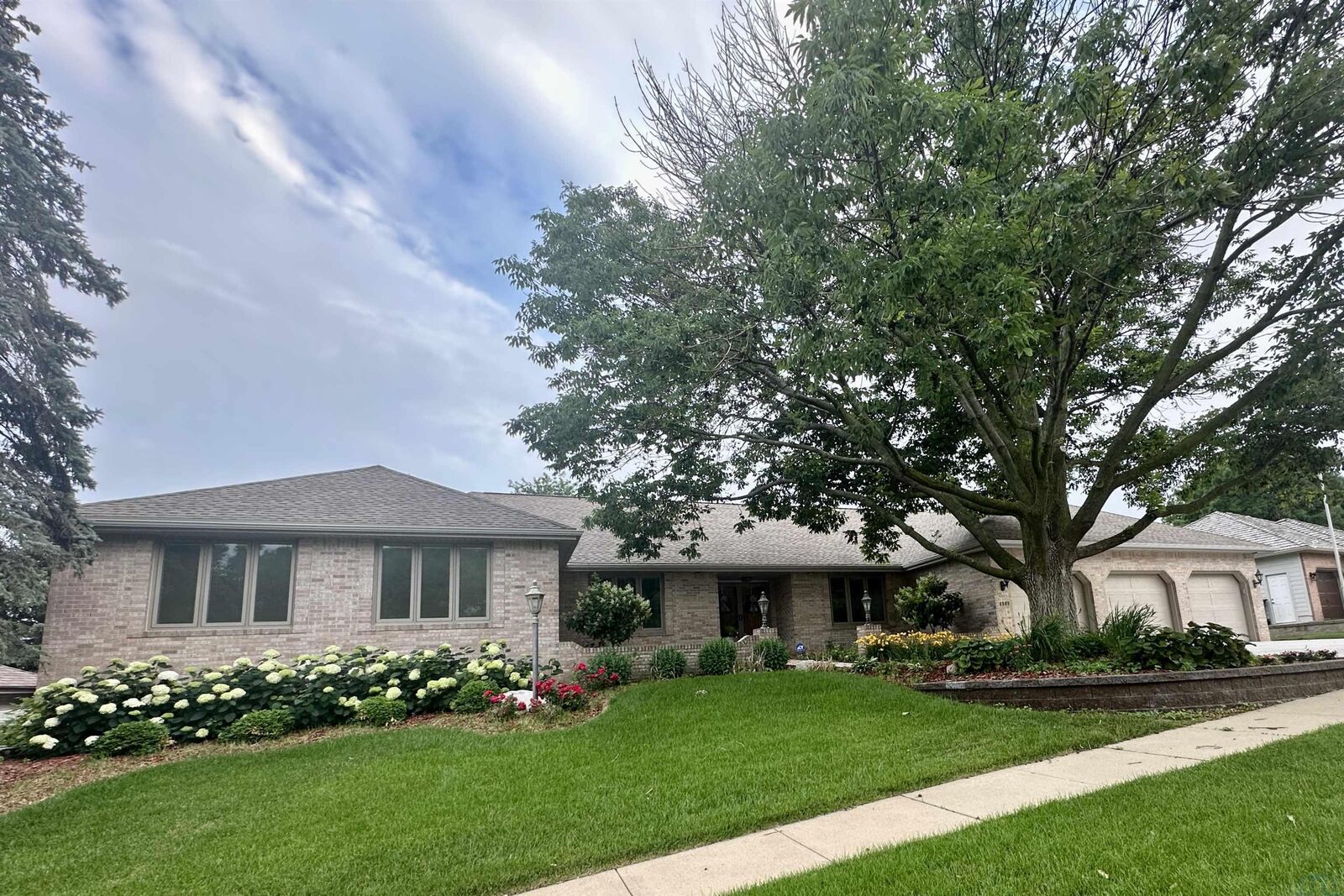 Property Photo: 4908 Ravine Park Ln IA 51106