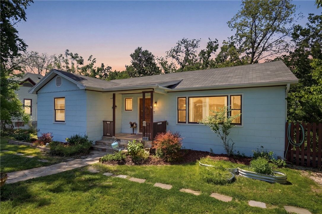 Property Photo:  115 Wall Street  AR 72632 