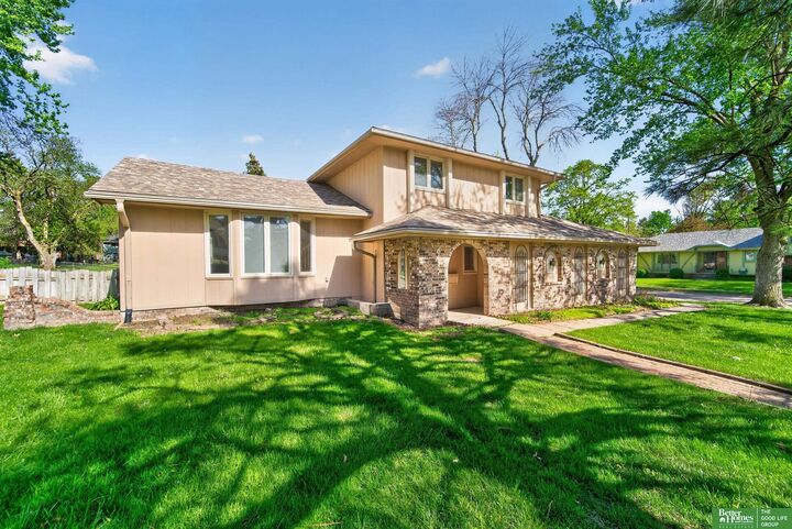 Property Photo:  6617 S 75th Circle  NE 68127 