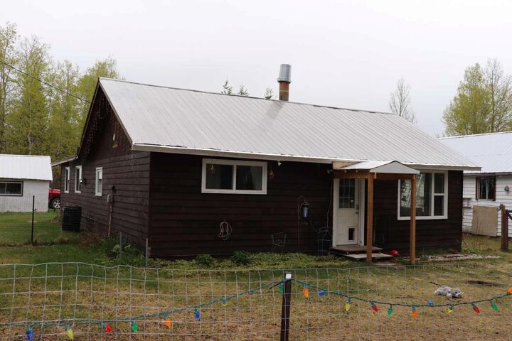 Property Photo: 2302 10 Street AB T7E 3A1