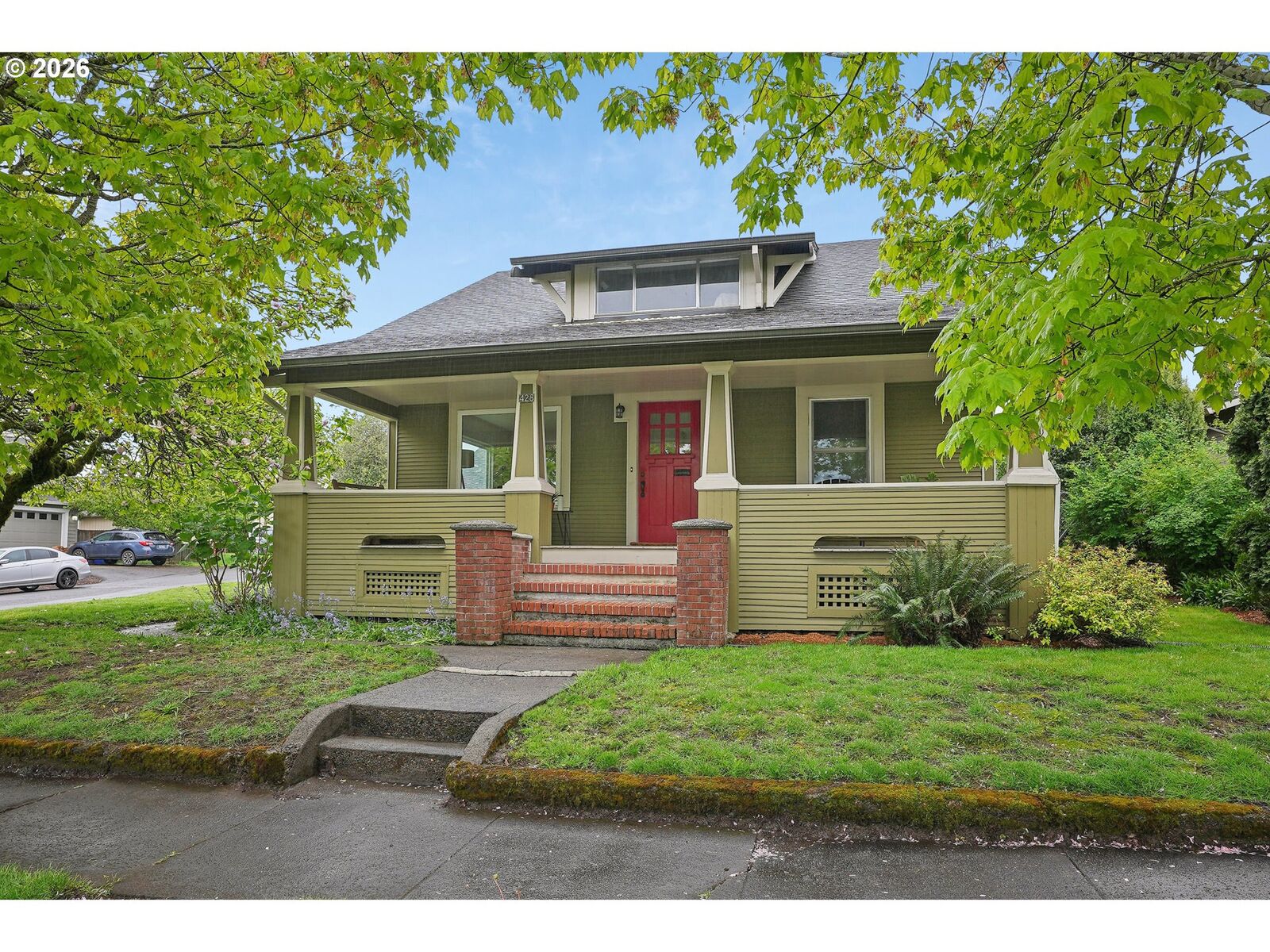 Property Photo:  428 Willamette St  OR 97045 