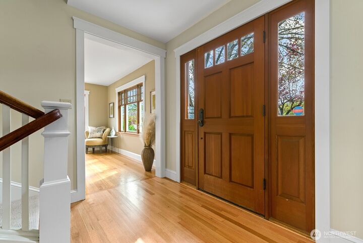 Property Photo:  4060  39th Avenue SW  WA 98116 