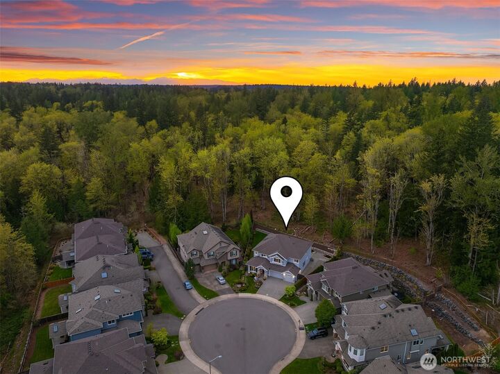 Property Photo:  26610 SE 9th Way  WA 98075 
