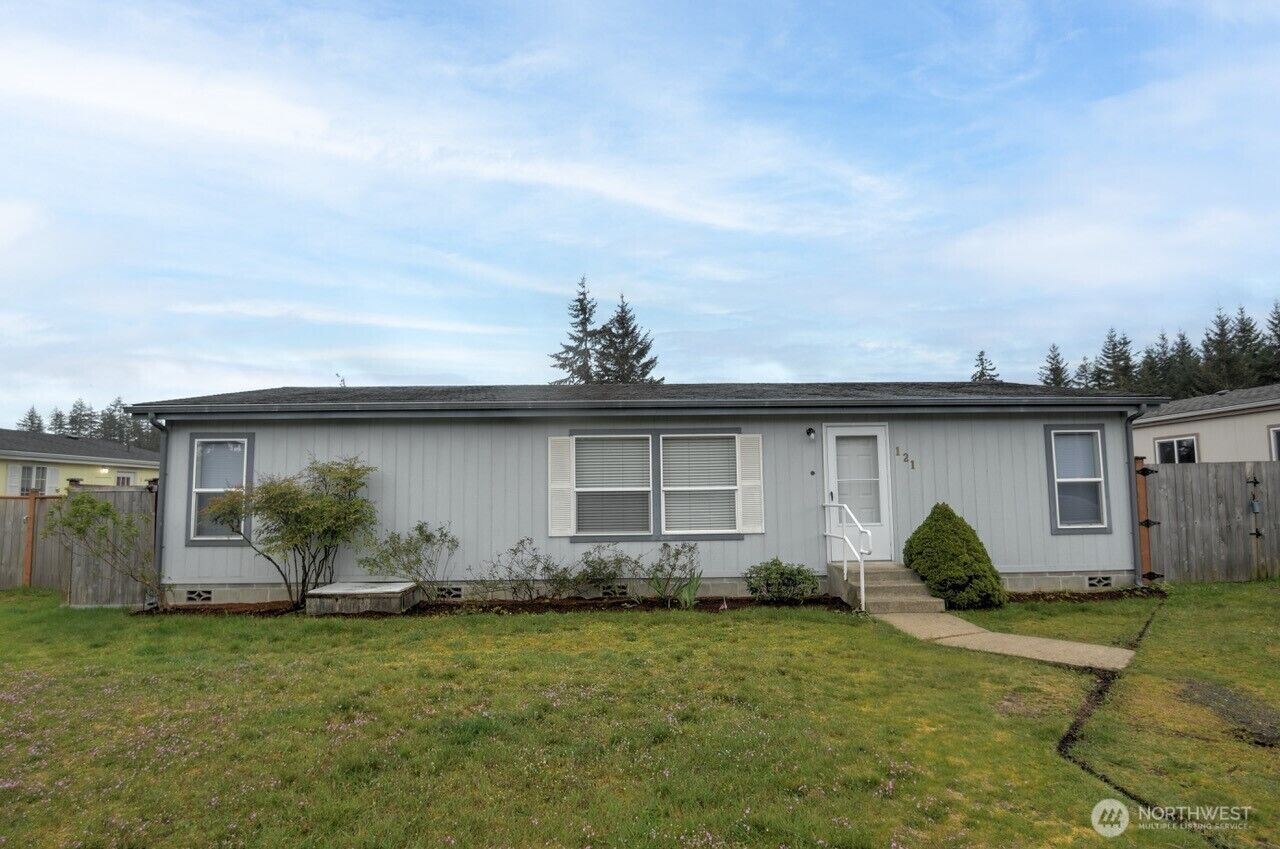 Property Photo:  121 W Freedom  WA 98584 