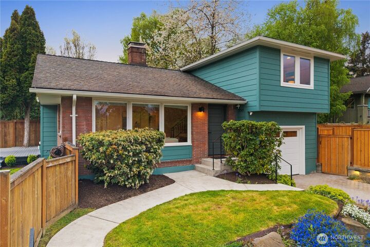 Property Photo: 5501 37th Avenue NE WA 98105