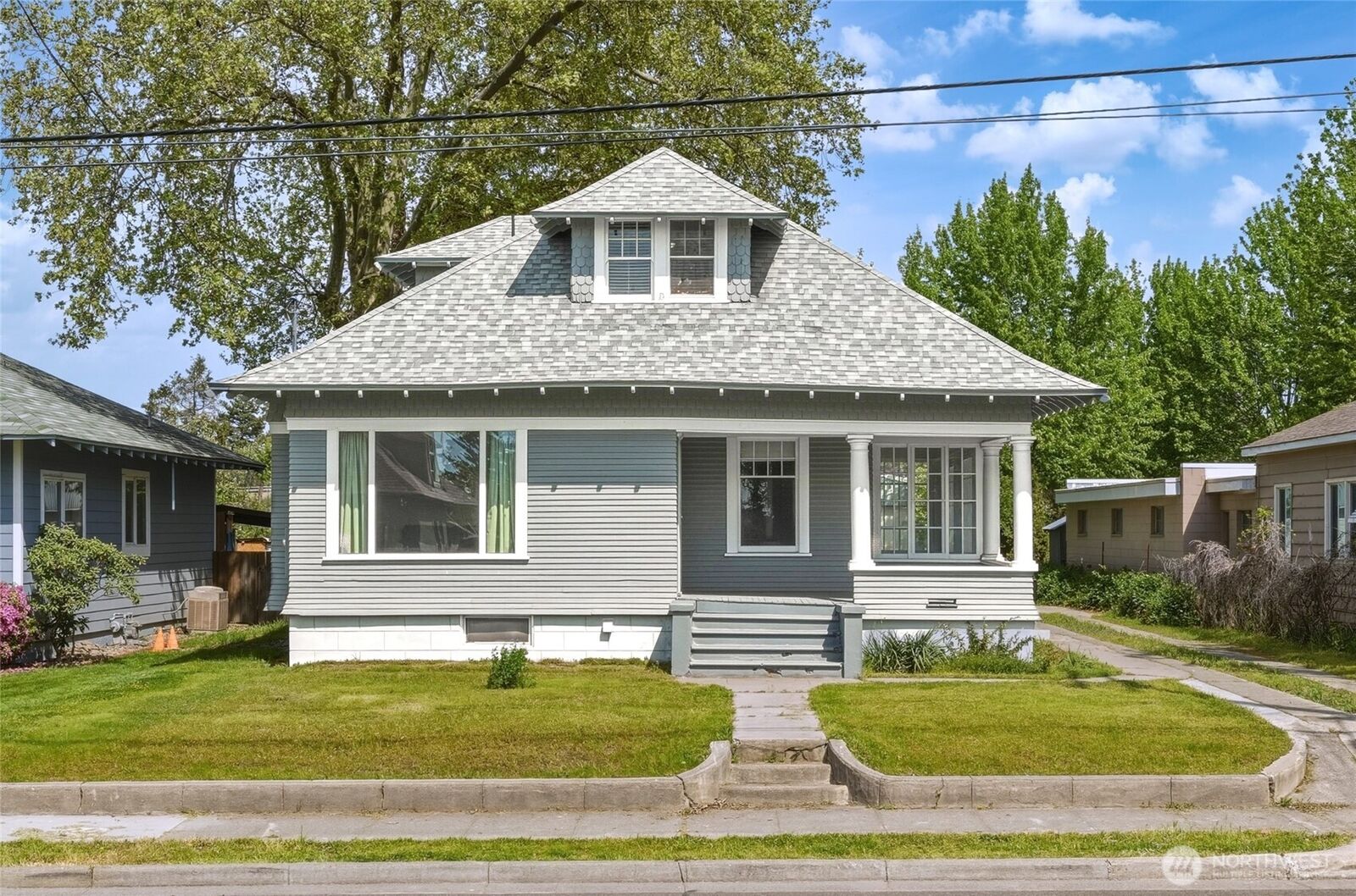Property Photo:  1132 W Pine Street  WA 99362 