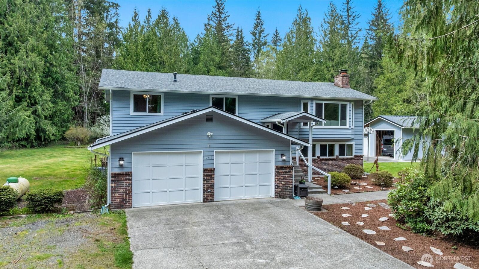 Property Photo:  10711  90th Street NE  WA 98258 