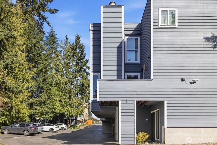 Property Photo:  1417 N 200th Street A6  WA 98133 