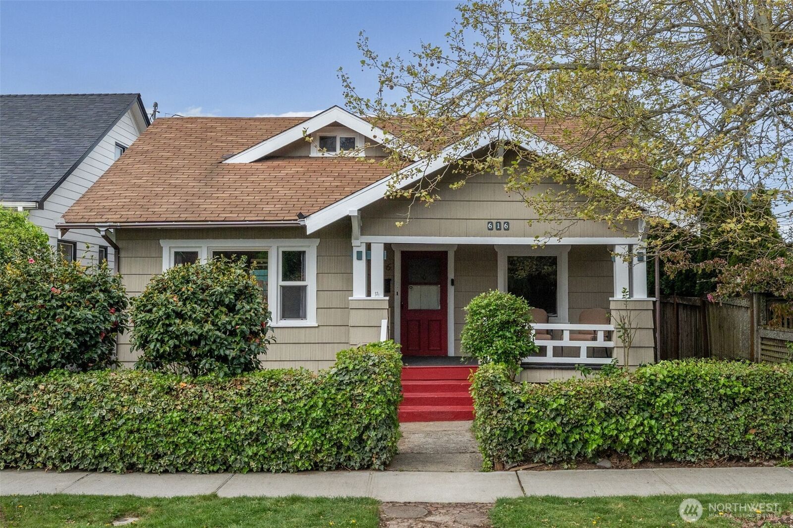 Property Photo:  616 S Adams  WA 98405 
