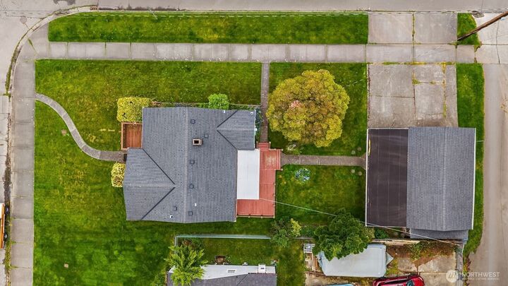 Property Photo:  2230  Oakes Avenue  WA 98201 