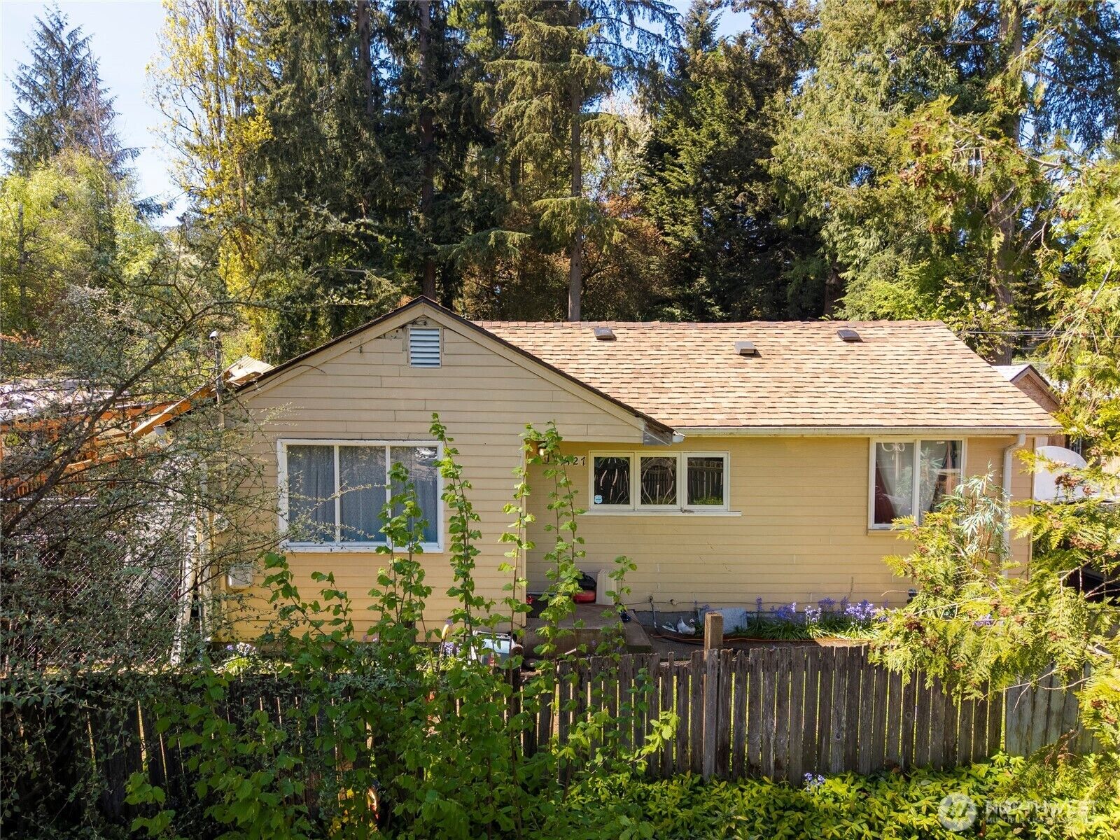 Property Photo:  17427  10th Avenue NE  WA 98155 