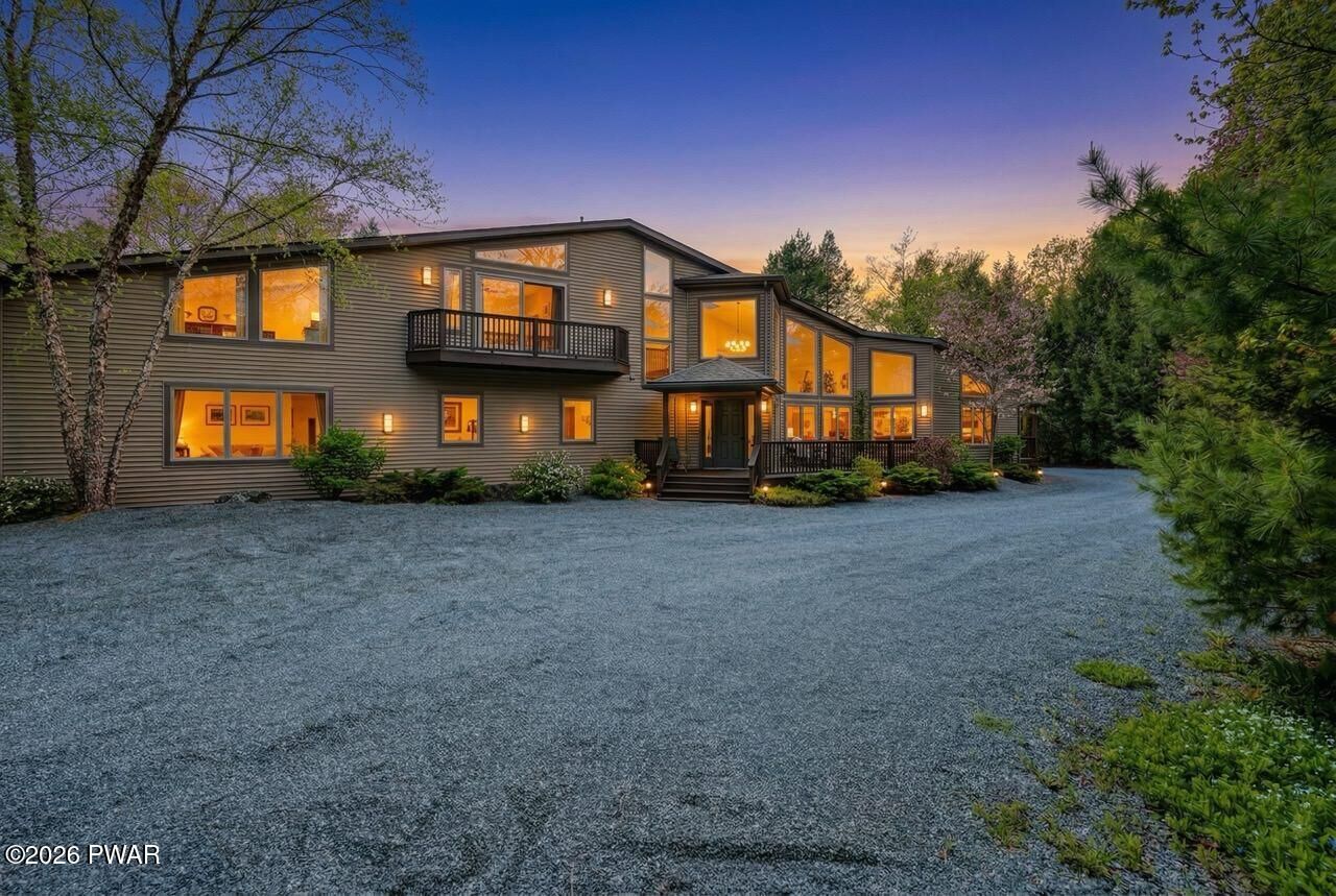 Property Photo:  804 Ranch Court  PA 18428 
