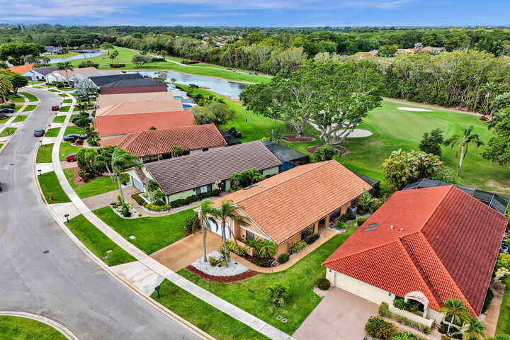 Property Photo:  11162 Clover Leaf Circle  FL 33428 