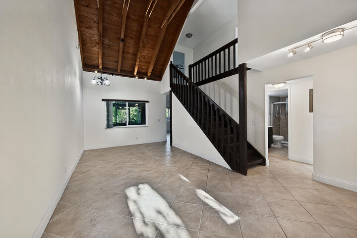 Property Photo:  191 NE 6th Court  FL 33004 