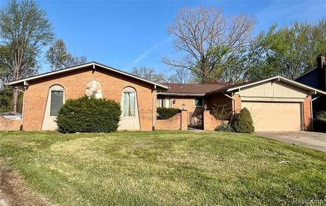 Property Photo:  37115 Pocahontas Drive  MI 48036 
