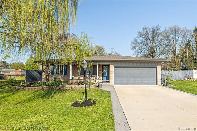 Property Photo:  38106 Rockhill Street  MI 48036 