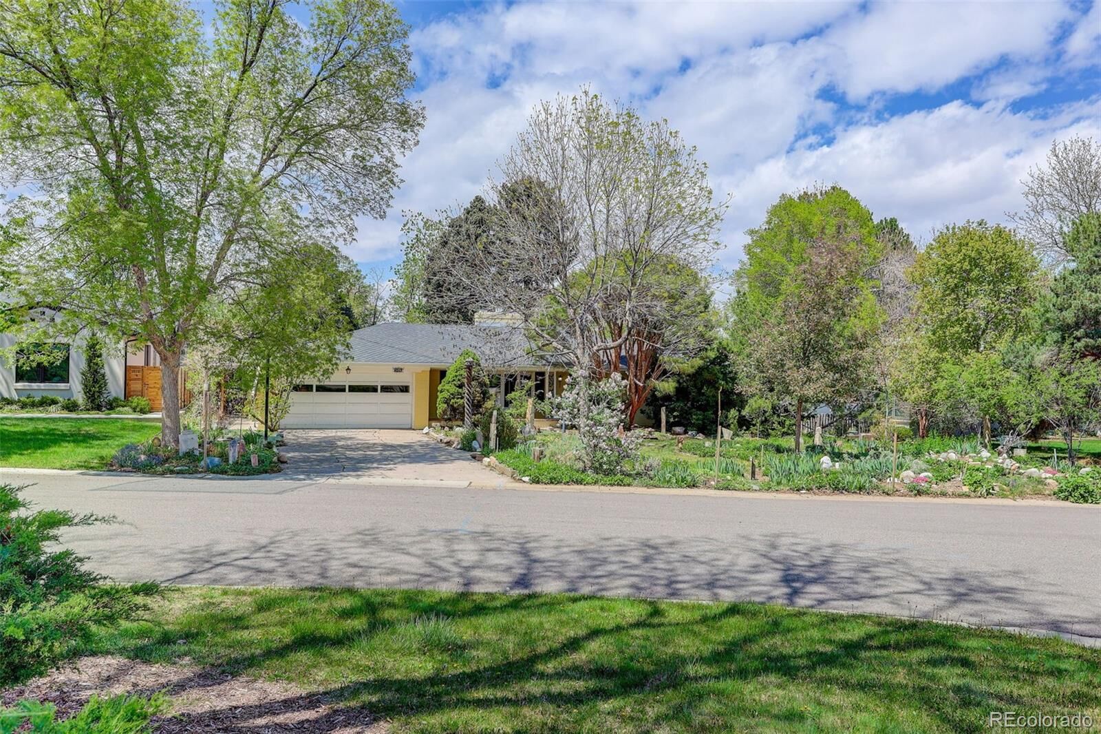 Property Photo:  245 Locust Lane  CO 80220 