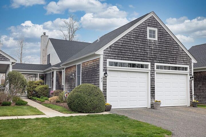 Property Photo:  42 Ferry Landing Circle  RI 02871 
