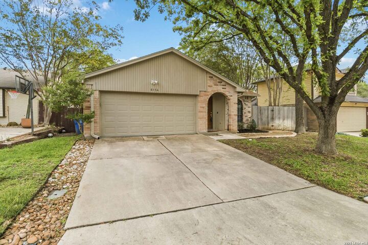 Property Photo: 6154 John Chapman TX 78240