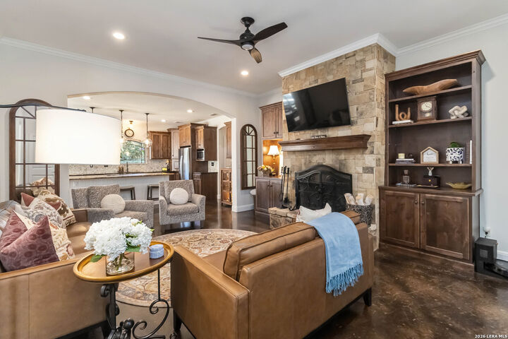 Property Photo:  412 Elmwood Dr  TX 78130 