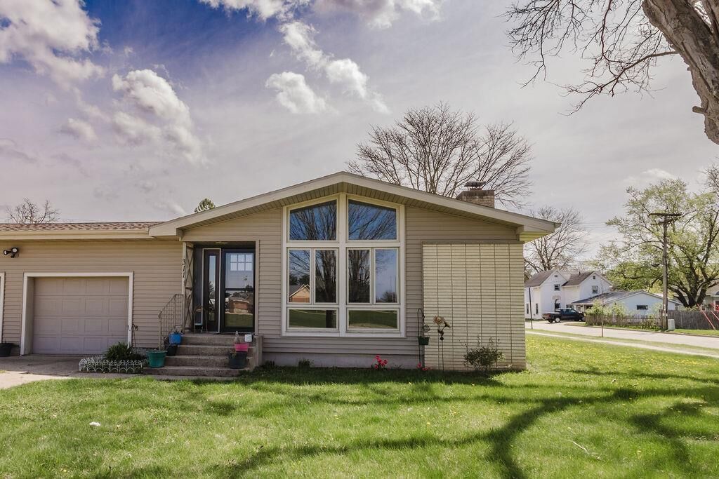 Property Photo:  311 N Westmor Street  WI 53588 