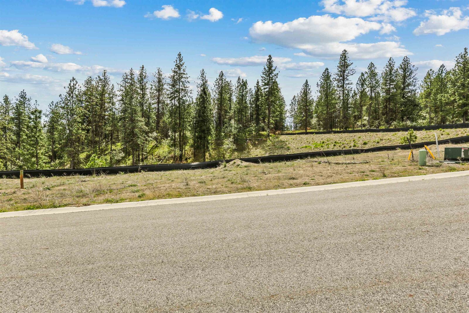 Property Photo: 5105 N Scenic Ln WA 99212