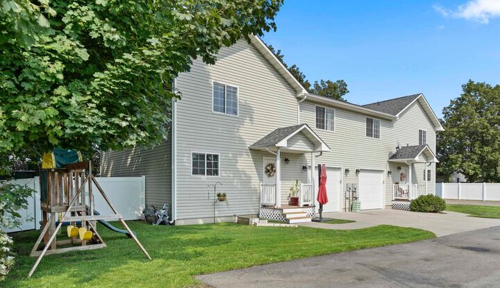 Property Photo:  10725 E Broadway Ave  WA 99206 