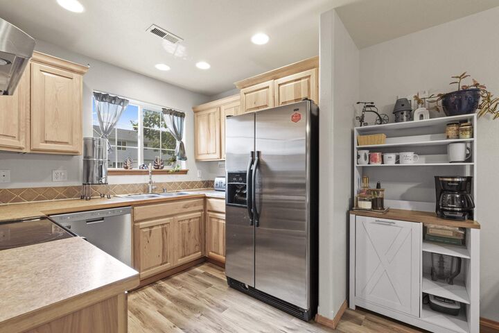Property Photo:  10725 E Broadway Ave  WA 99206 
