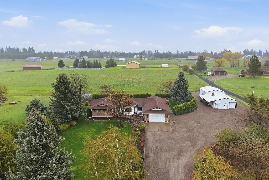 Property Photo:  4821 S Conklin Rd  WA 99016 