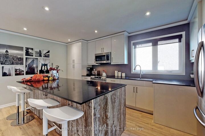 Property Photo:  182 Princess Avenue  ON M2N 3R9 