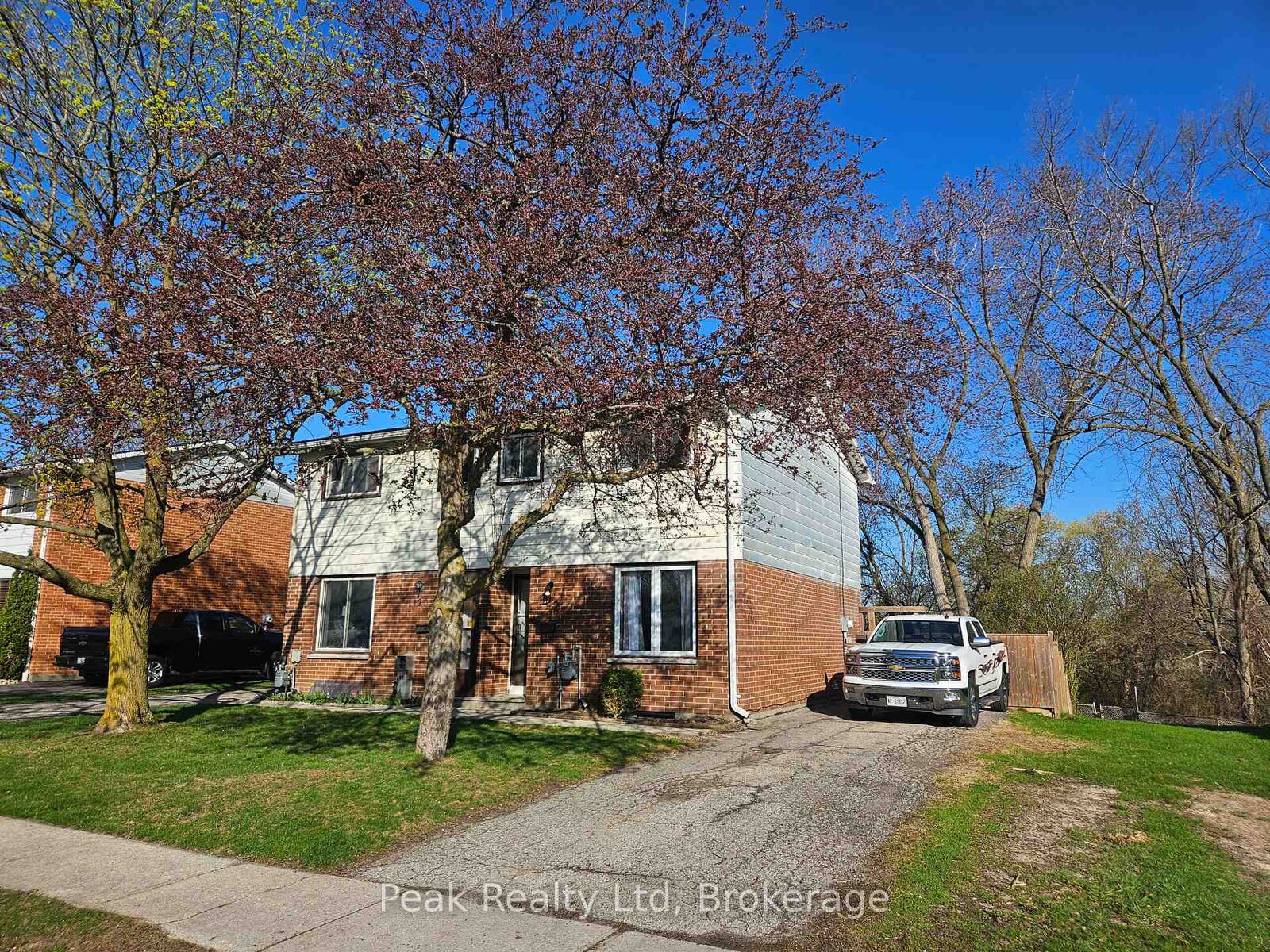 Property Photo: 122 Keats Drive ON N4S 8B8