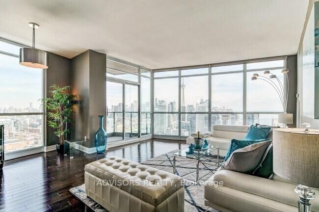 Property Photo: 219 Fort York Boulevard Lph 3702 ON M5V 1B1