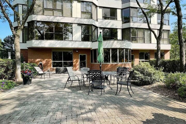 Property Photo: 1271 Walden Circle 403 ON L5J 4R4