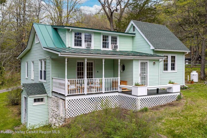 Property Photo:  452 Mountain  NY 12440 