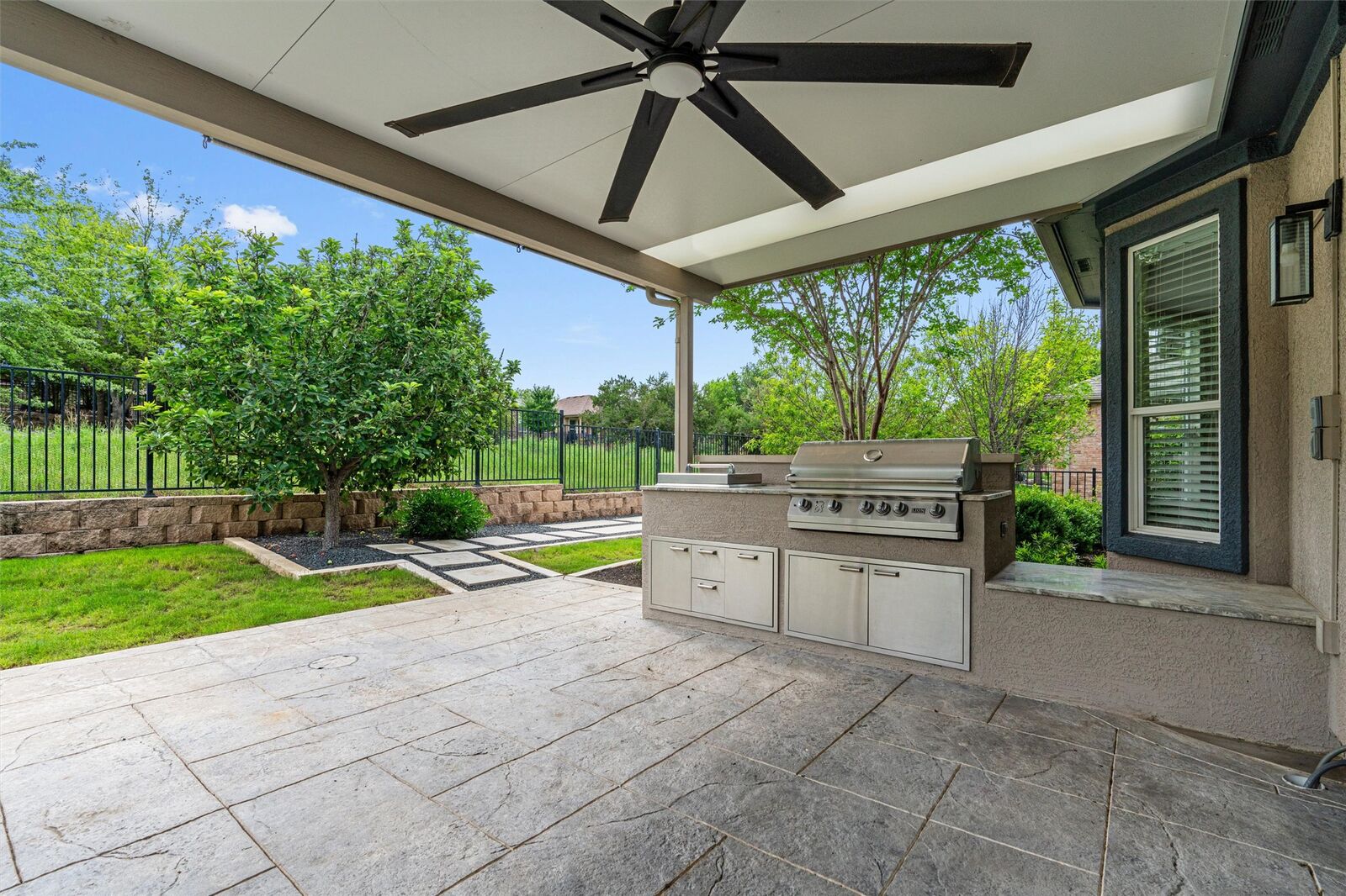 Property Photo:  509 Davis Mountain Circle  TX 78633 