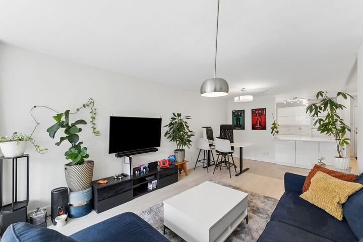 2024 Fullerton Avenue 905 — photo 1