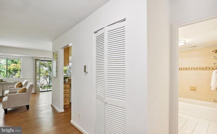 Property Photo:  10 Monroe Street 302  MD 20850 