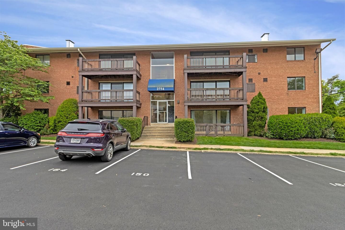 Property Photo: 2754 Hollywood Road 54/102 VA 22043