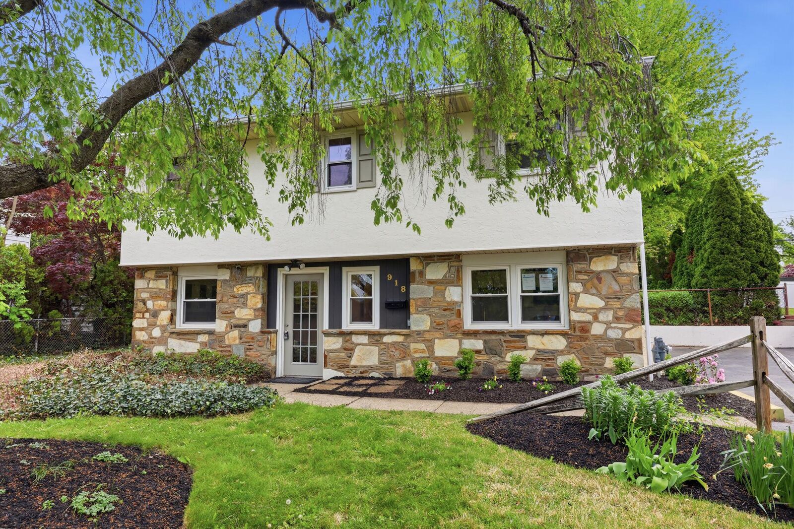 Property Photo: 918 New Hope Street PA 19401