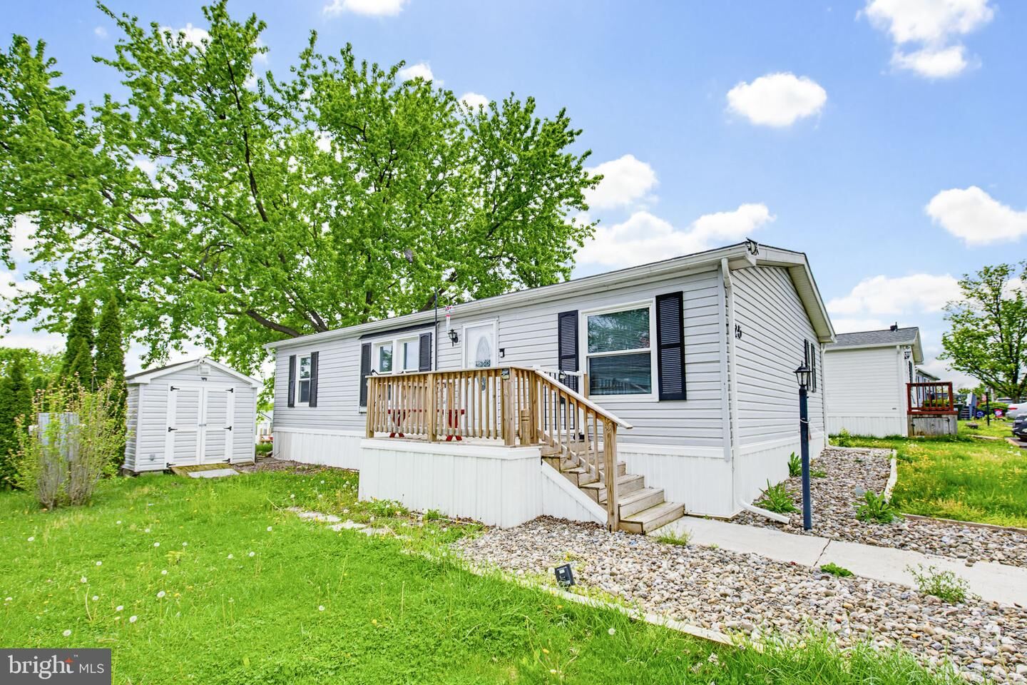 Property Photo: 225 Longwood Court W PA 17603