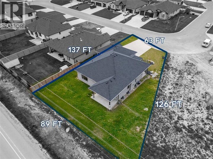 Property Photo: 6747 Griffin Drive ON N0N 1E0