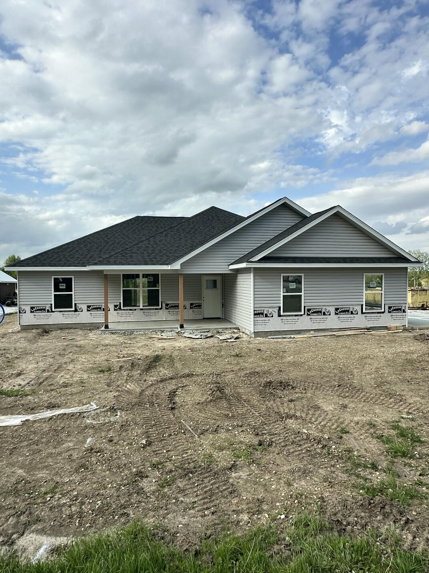 Property Photo:  701 N Neo St  MO 65284 