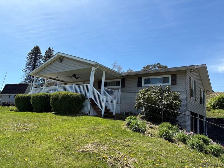 Property Photo:  448 Horn Road  PA 15963 