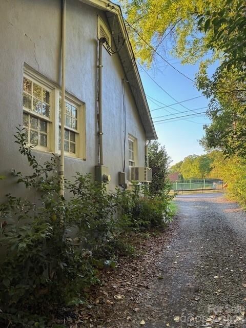 Property Photo:  930 S Miller Street  NC 28052 