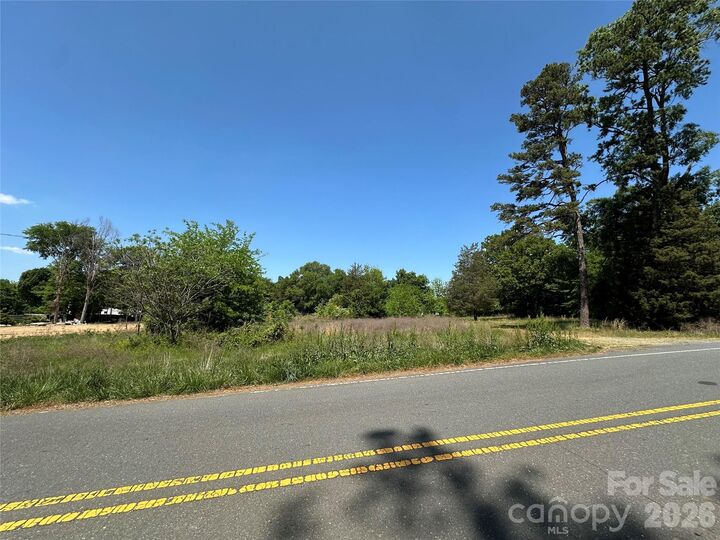 Property Photo:  2112 Mingus Cabin Lane  NC 28214 