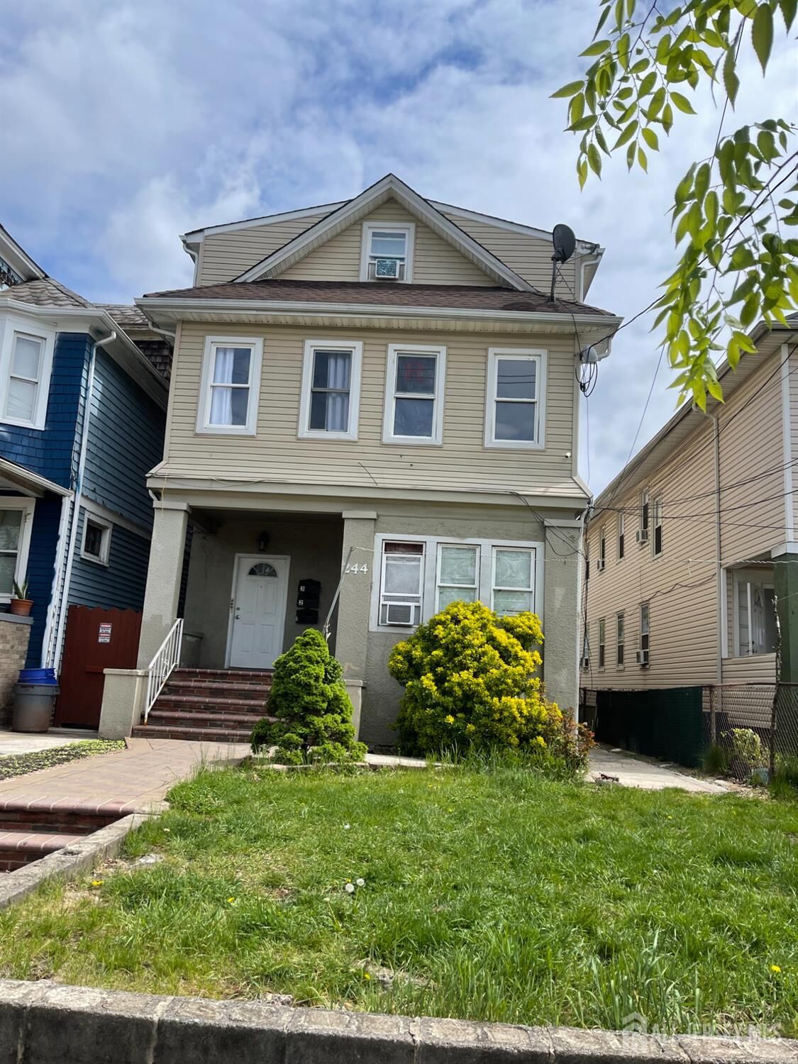 Property Photo:  244 Livingston Avenue  NJ 08901 