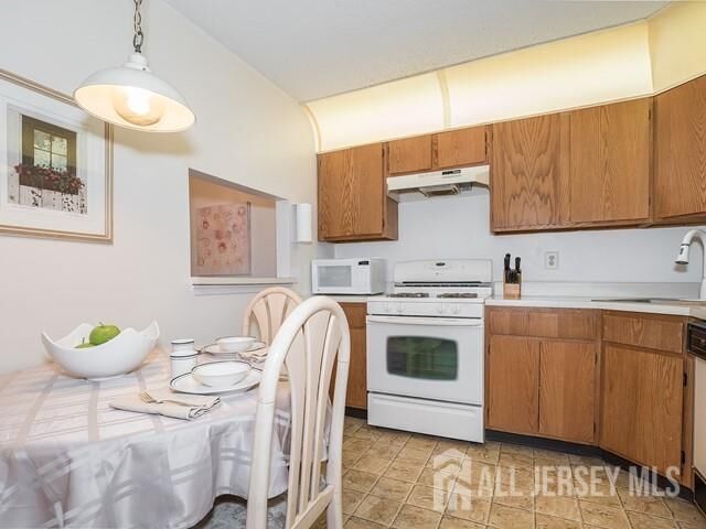 Property Photo:  395 Lancaster Court  NJ 08854 