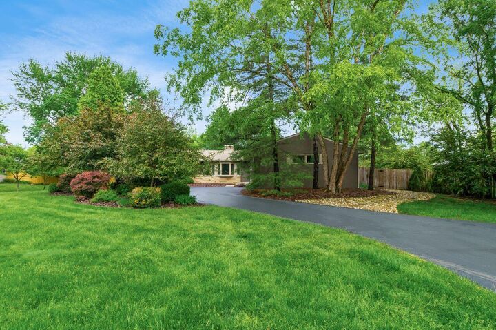 Property Photo:  4994 Henderson Heights Road  OH 43220 