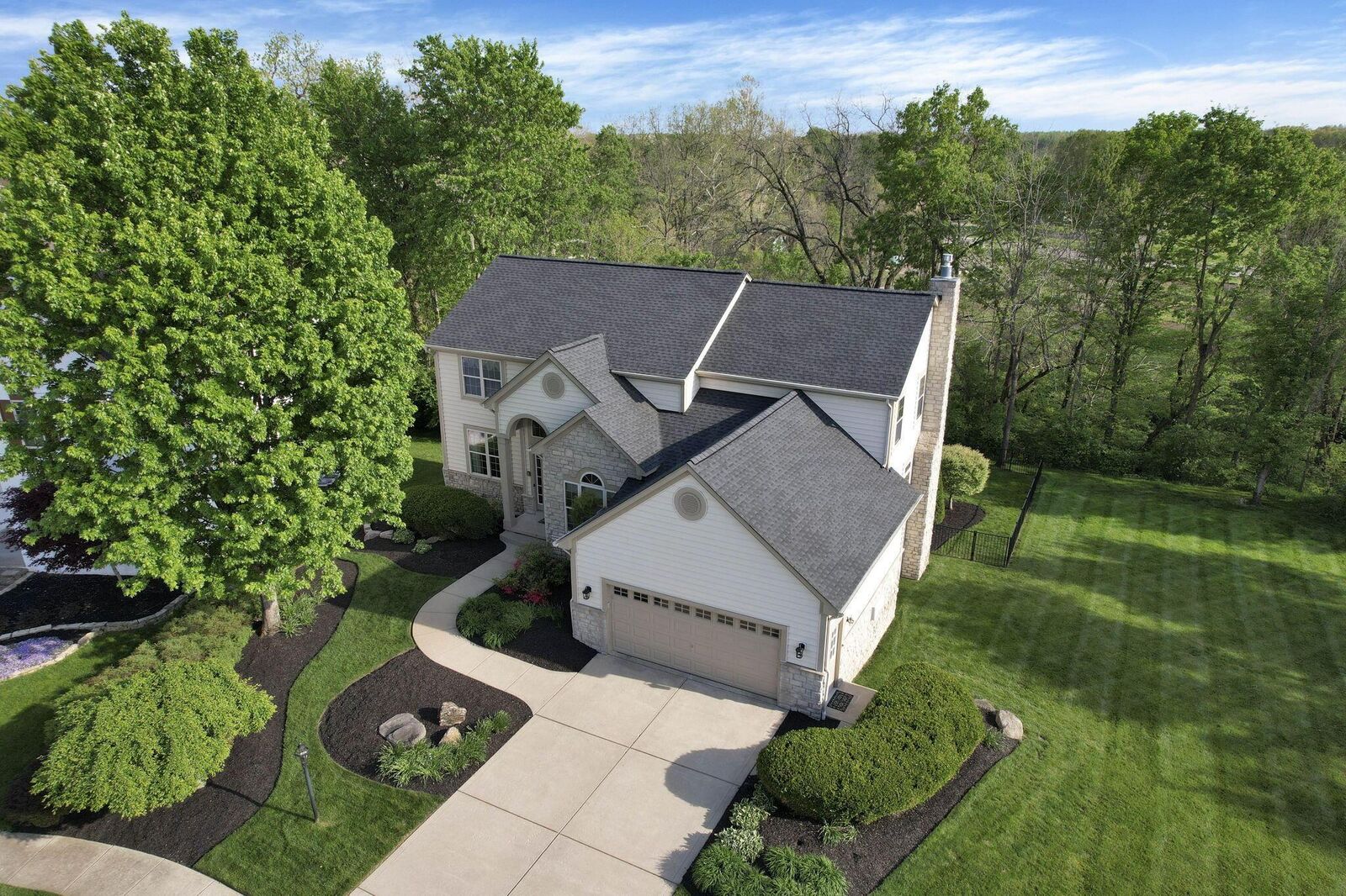 Property Photo:  209 Cherokee Court  OH 43147 